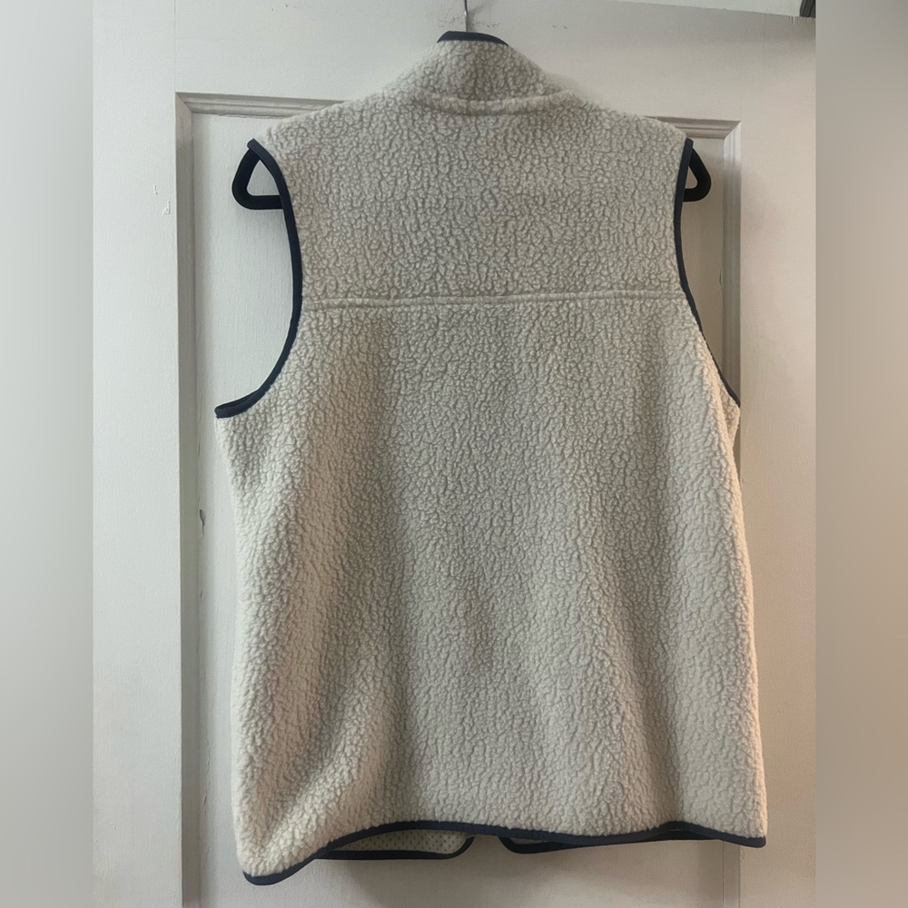 Patagonia Women’s Retro Pile Vest - Cream and Navy - Picture 4 of 4